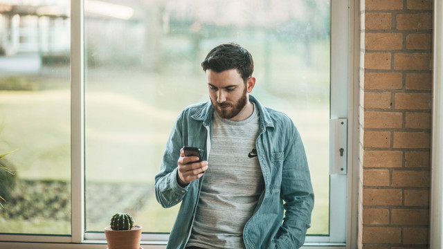 Cara Membuat BPJS Online beserta Syaratnya. Foto: Unsplash/Thom Holmes.
