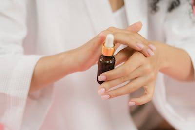 Ilustrasi Cara Pakai Serum demi Kesehatan Kulit. Foto: pexel.com.