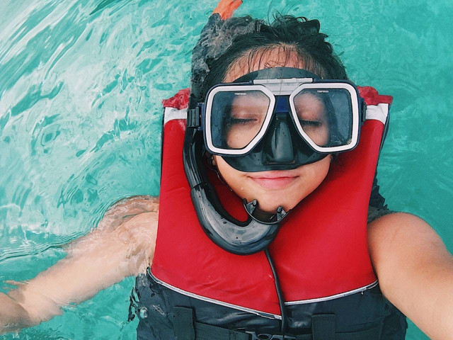Ilustrasi Alat-alat Snorkeling. Sumber: Pexels.com/Elaine Bernadine Castro