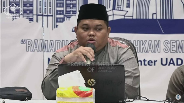 Kajian di Masjid Islamic Center Universitas Ahmad Dahlan (UAD) dengan narasumber Ustaz Budi Jaya Putra, S.Th.I., M.H. (Foto: Istimewa)