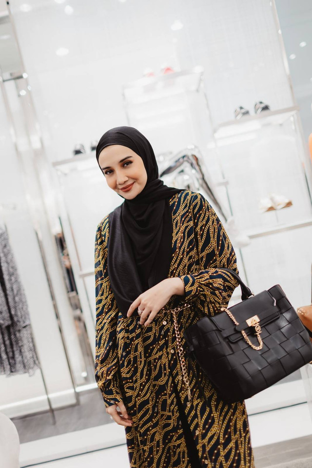 Zaskia Sungkar dalam balutan busana Michael Kors. Foto: dok. Michael Kors