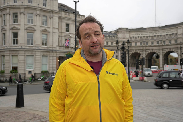 Pimpinan kelompok Anti-Monarki, Graham Smith. Foto: Kin Cheung/AP Photo