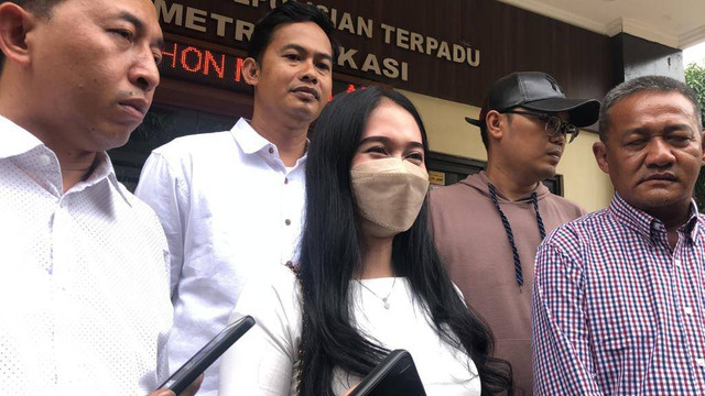 Karyawati perusahaan produk kecantikan di Cikarang berinisial AD (24), resmi melaporkan atasannya ke Polres Metro Bekasi. Dok Istimewa