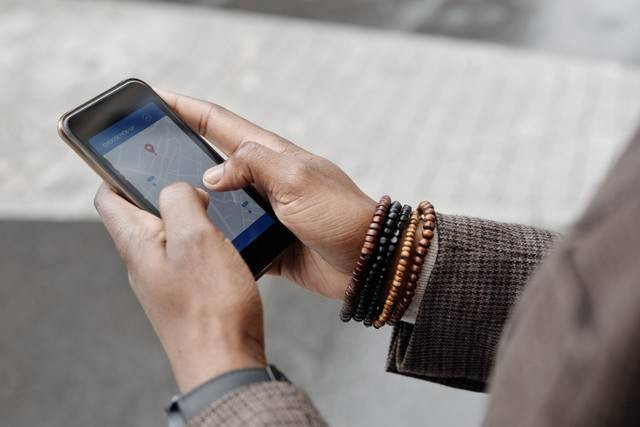 Ilustrasi Cara Melacak iPhone dengan Android. Foto: Unsplash.com 