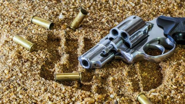Ilustrasi pistol