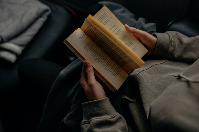 Ilustrasi Lawan Kata Sejuk. Foto: dok. Lilly Rum (Unsplash)