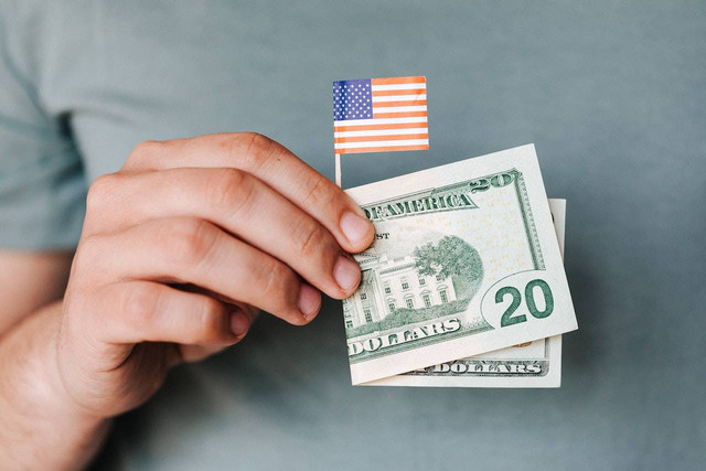 Ilustrasi Politik Dumping. Foto: Pexels.com/Karolina Grabowska