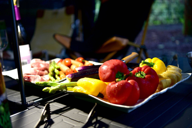 Ilustrasi makanan yang harus dibawa saat camping. Foto: pixabay.com/seukyonglim