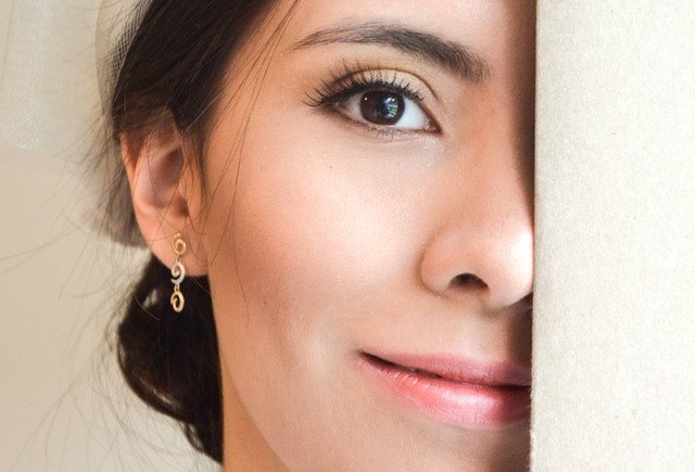 Ilustrasi Cara Make Up Natural. Foto: Unsplash/Evy.