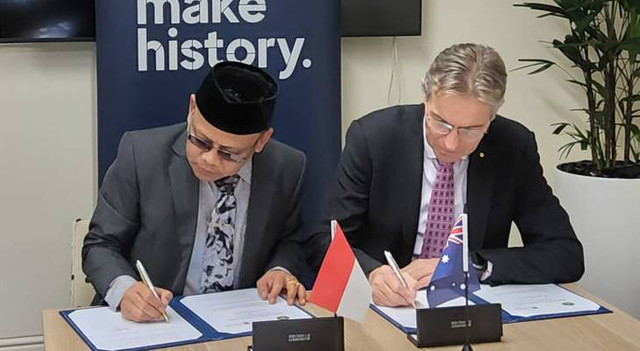 Dr. Ir. H. Abdunnur, M.Si., IPU menandatangani Memorandum of Understanding (MoU) di University of Adelaide (UoA), Australia dan dilakukan langsung bersama Chancellor and President UoA, Prof. Peter Hoj, AC