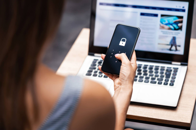 Ilustrasi penipuan online. Foto: Shutterstock