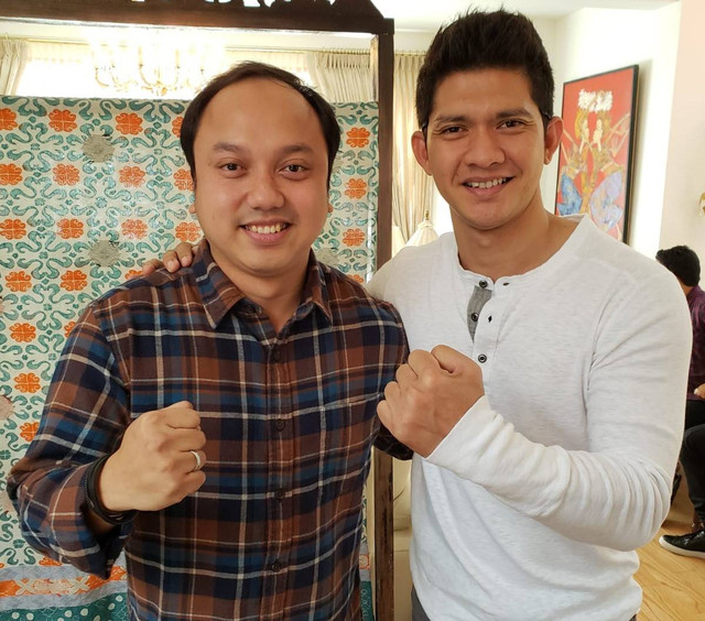Penulis bersama Iko Uwais di Vancouver. (Foto: koleksi pribadi)