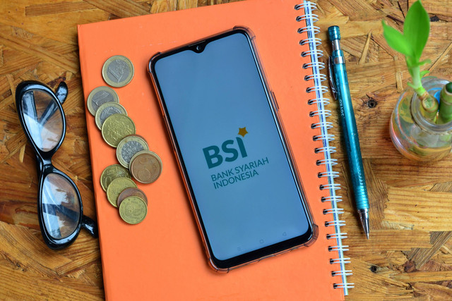Ilustrasi BSI mobile. Foto: Shutterstock
