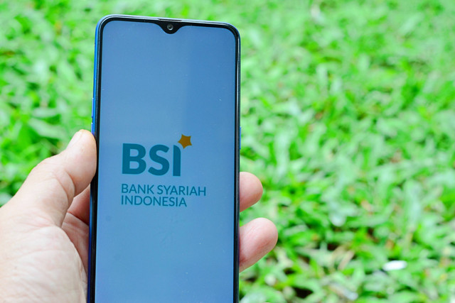 Ilustrasi BSI mobile. Foto: Shutterstock