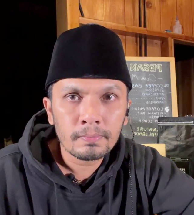 Ustaz Hanan Attaki, populer di kalangan anak muda. Foto: Instagram @Hanan_Attaki