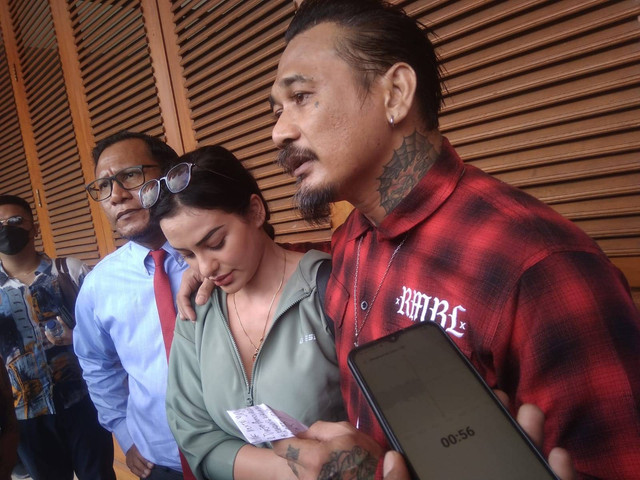 Jerinx saat bebas dari Lapas Kerobokan, Denpasar - Bali