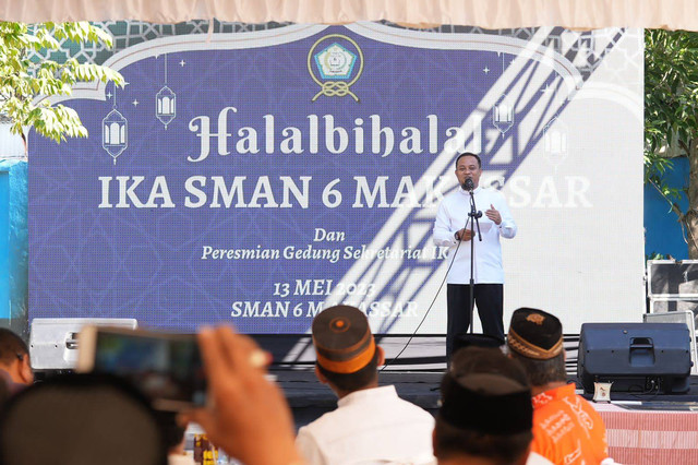 Gubernur Sulawesi Selatan Andi Sudirman Sulaiman dalam kegiatan Halalbihalal IKA SMA Negeri 6 Makassar, Sabtu (13/5/2023). Foto: Dok. Istimewa