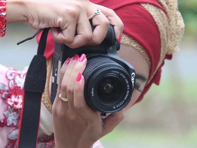 Ilustrasi caption wanita hebat. Sumber: MufidMajnun/unsplash.com.