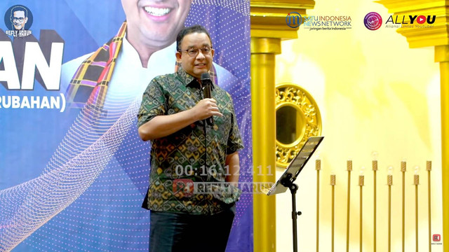 Anies Baswedan menghadiri acara bersama sejumlah masyarakat dan tokoh perubahan di Jakarta pada Senin (15/5) malam. Foto: Youtube/Refly Harun
