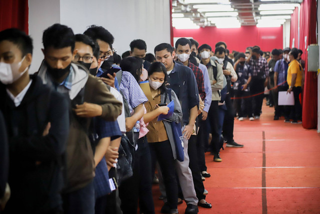Ilustrasi para pencari kerja. Foto: Jamal Ramadhan/kumparan