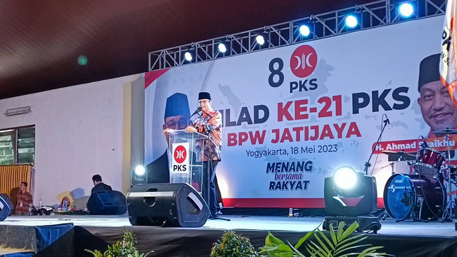 Anies Baswedan saat berpidato di acara Milad ke-21 PKS di Grha Wanabhakti Yasa, Umbulharjo, Kota Yogyakarta, Kamis (18/5/2023). Foto: Arfiansyah Panji Purnandaru/kumparan