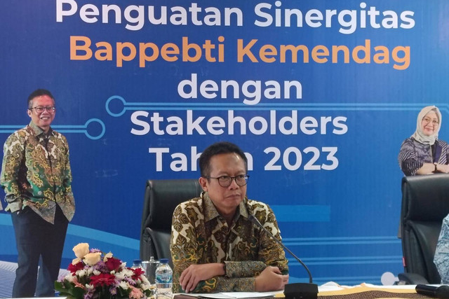 Kepala Badan Pengawas Perdagangan Berjangka Komoditi (Bappebti), Didid Noordiatmoko saat konferensi pers di Kantor Bappebti, Jumat (19/5/2023). Foto: Akbar Maulana/kumparan