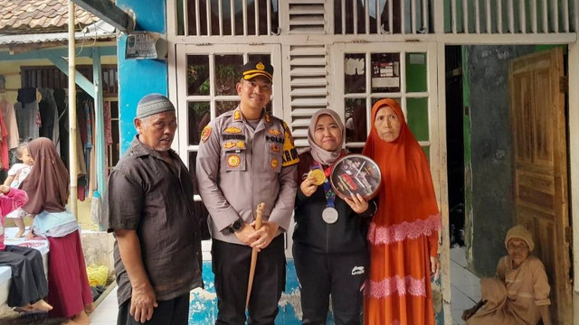 Andriani warga Dusun Krajan, Desa Belendung, Kecamatan Klari, Kabupaten Karawang, menjadi penyumbang medali pada SEA Games 2023 yang berlangsung di Kamboja. Foto: kumparan
