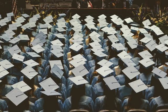 Ilustrasi ucapan graduation untuk pasangan, sumber foto: Joshua Hoehne/Unsplash.com