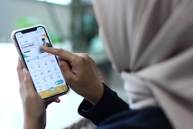 Nasabah PT Bank Syariah Indonesia Tbk (BSI) dapat menikmati promo transfer BI Fast hanya Rp 5 mulai tanggal 19-31 Mei 2023. Foto: Dok. BSI