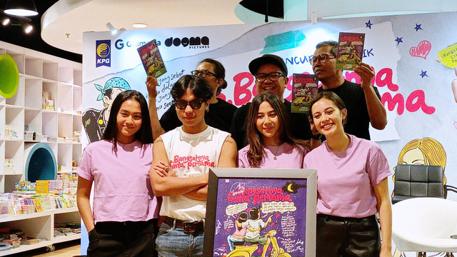 Konferensi pers peluncuran Komik 'Bangsatnya Cinta Pertama' di Gramedia Central Park, Jakarta Barat, Sabtu (20/5/2023). Foto: Aprilandika Pratama/kumparan