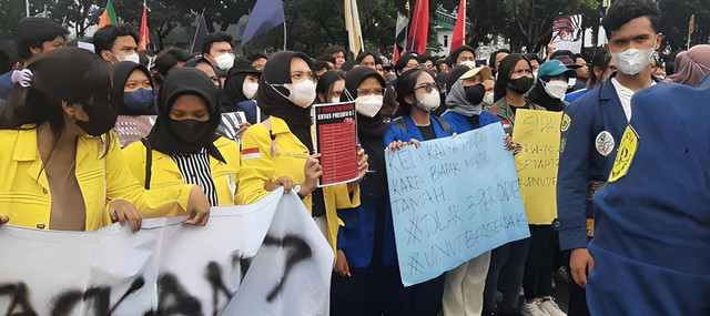 Mahasiswa melakukan aksi demonstrasi. Foto: dokumentasi pribadi