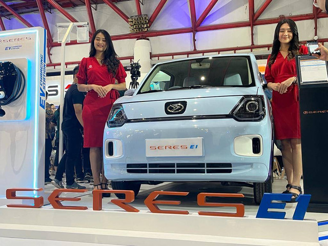 Mobil listrik Seres E1 di PEVS 2023. Foto: Sena Pratama/kumparan