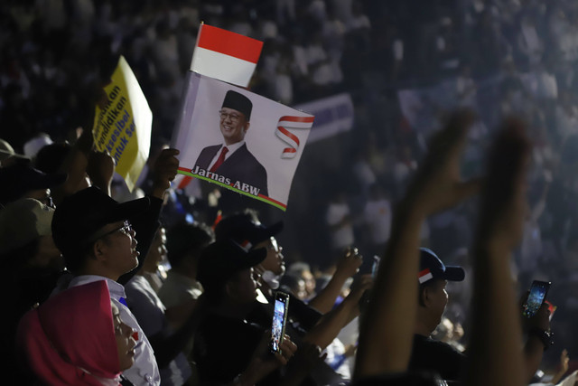 Relawan menghadiri Temu Kebangsaan Relawan Anies Baswedan di Tenis Indoor Senayan, Jakarta, Minggu (21/5/2023). Foto: Dicky Adam Sidiq/kumparan