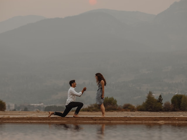 Ilustrasi ucapan happy engagement dan artinya. Sumber: TaylorBrandon/unsplash.com.