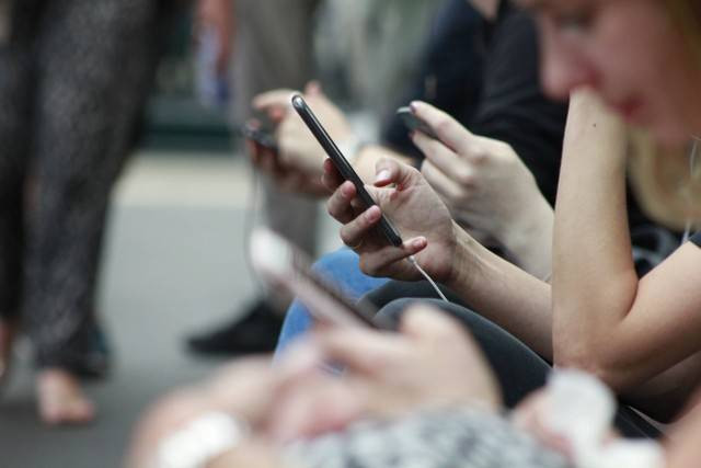  Ilustrasi kuota Hepi Telkomsel. Foto: Unsplash/Robin Worall.