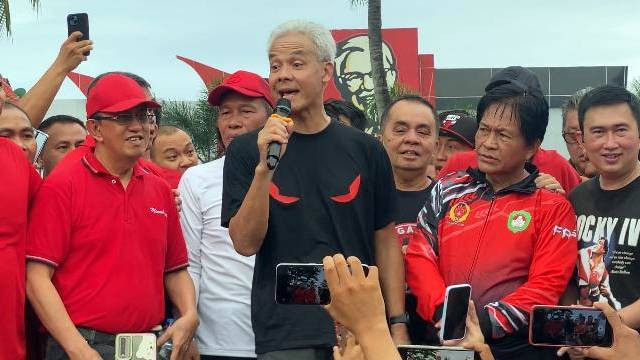 Ganjar Pranowo saat memberikan sambutan di hadapan warga Kota Manado, Kamis (18/5)
