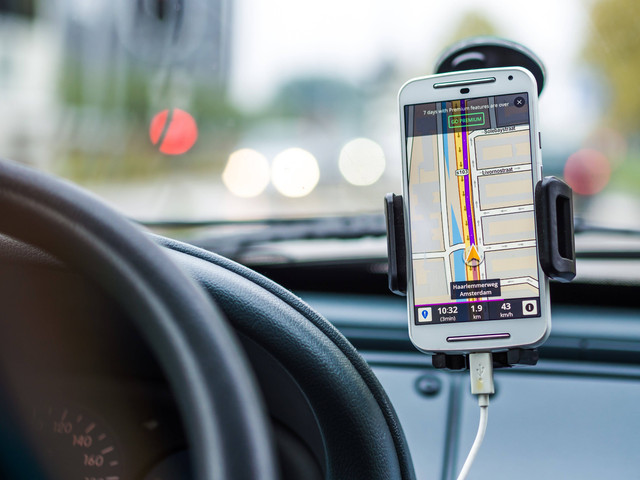 ilustrasi gambar cara pesan grab mobil,foto: pexels