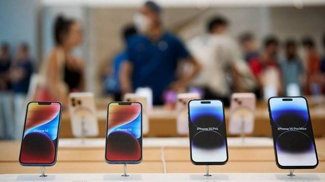 ilustrasi cara kredit iPhone di iBox. Foto: Apple. 