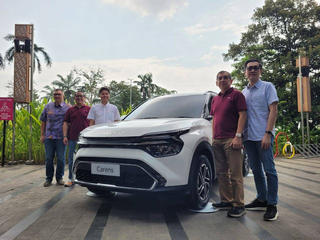 KIA Carens varian baru. Foto: Rizki Fajar Novanto/kumparan