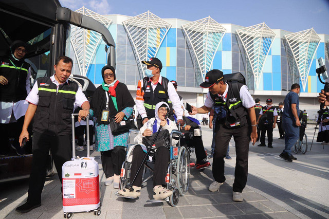 Jemaah Haji Kloter 1 tiba di Madinah, Rabu (24/5/2023). Foto: Dok. Media Center Haji