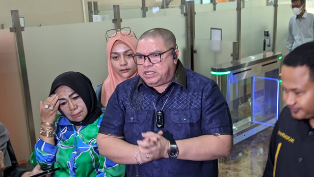 Pengacara Razman Arif Nasution di Bareskrim Polri, Rabu (24/5/2023). Foto: Jonathan Devin/kumparan