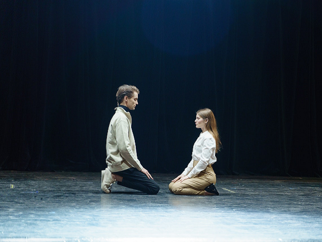 Ilustrasi bagaimana ciri-ciri umum drama. Sumber: Cottonbro/pexels.com.