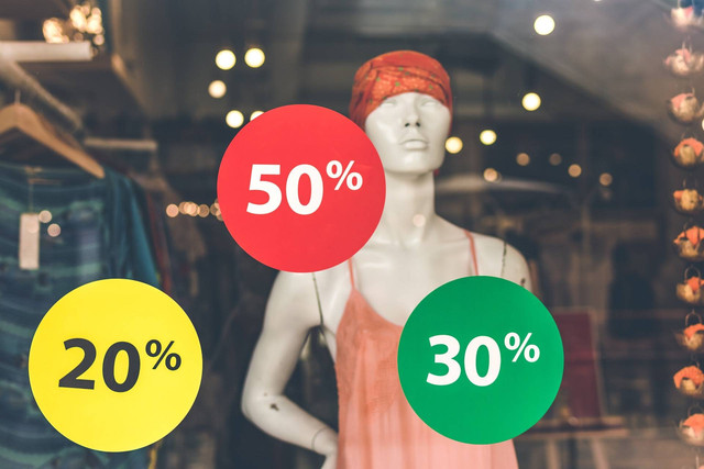 Ilustrasi Berapa 10% dari 150, Foto Unsplash Artem Beliaikin