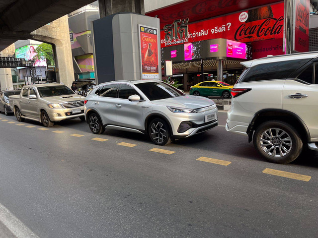 Salah satu mobil listrik yang beredar di jalanan Thailand. (BYD Atto 3) Foto: Sena Pratama/kumparan