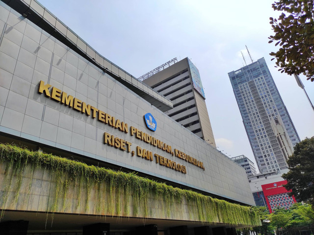 Kemeneterian Pendidikan Kebudayaan Riset dan Teknologi (Kemendikbud Ristek). Foto: Shutterstock