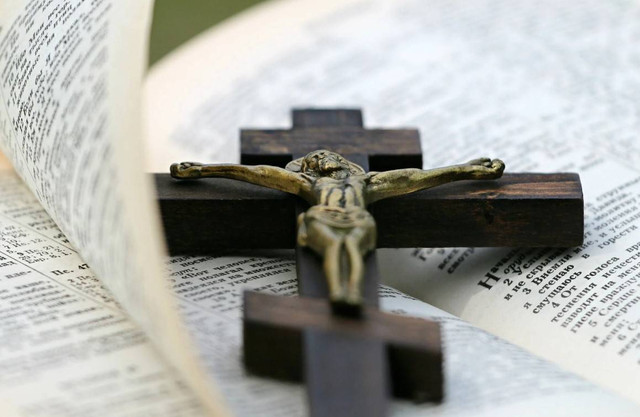 Ilustrasi syahadat panjang Katolik. Sumber: Pexels