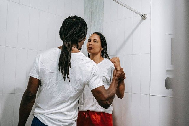 Foto ilustrasi: Ciri-Ciri Suami yang Tidak Baik, sumber: Pexels