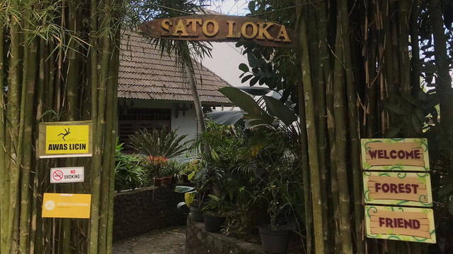 Pintu masuk Sato Loka. Foto: Dara Anggarani Safira