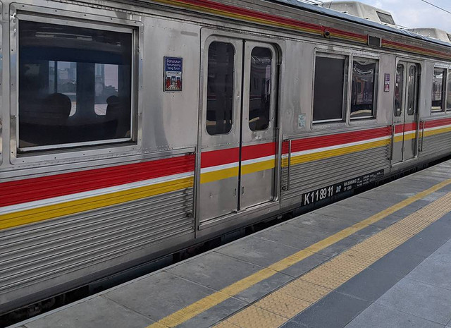 Ilustrasi rute KRL Cikarang - Tanah Abang 2023. Sumber: www.unsplash.com