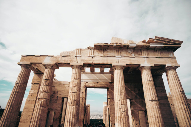 Ilustrasi Peninggalan Zaman Mesolitikum. Foto: dok. Cristina Gottardi (Unsplash)